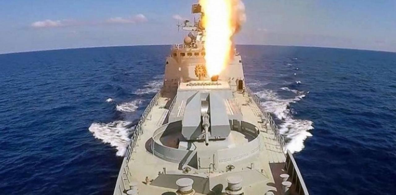 Η στιγμή της εκτόξευσης του υπερηχητικού πυραύλου Zircon από την φρεγάτα «Admiral Gorshkov» (βίντεο)