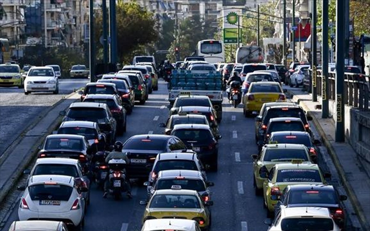 Κυκλοφοριακό «χάος» στους δρόμους της Αθήνας – Που υπάρχει μποτιλιάρισμα (χάρτης)