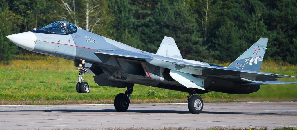 Ρώσοι πιλότοι κάνουν δοκιμές σε… κάμπριο μαχητικό αεροσκάφος (βίντεο)