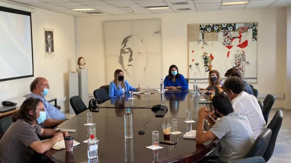 Ν.Κεραμέως στη συνάντηση με εκπροσώπους της ΟΛΜΕ: «Παίρνουμε τα μέτρα που μας λένε οι ειδικοί»