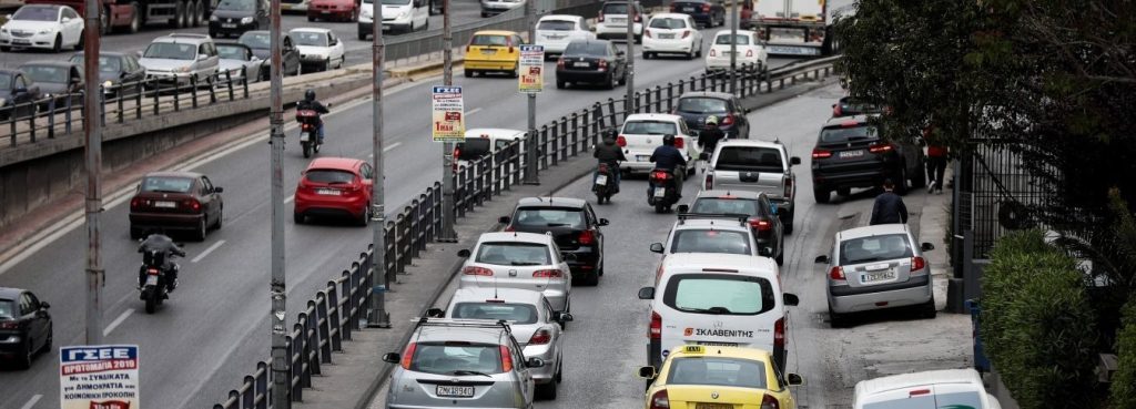 Βροχή και μποτιλιάρισμα στους δρόμους της Αθήνας – Που εντοπίζονται προβλήματα