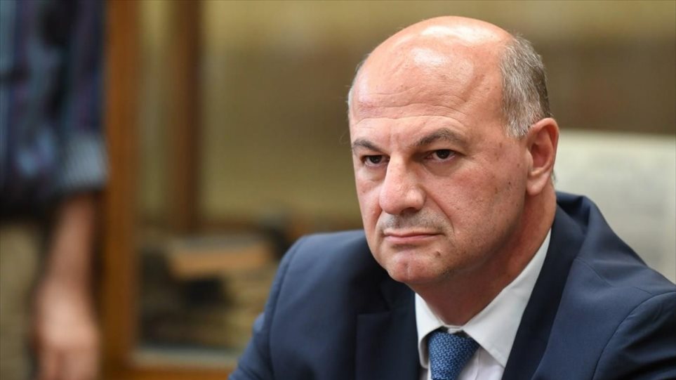 Κ.Τσιάρας: «Θα επαναφέρουμε τη διάταξη για τα πολιτικά δικαιώματα, αλλά δεν μπορεί να έχει αναδρομική ισχύ»