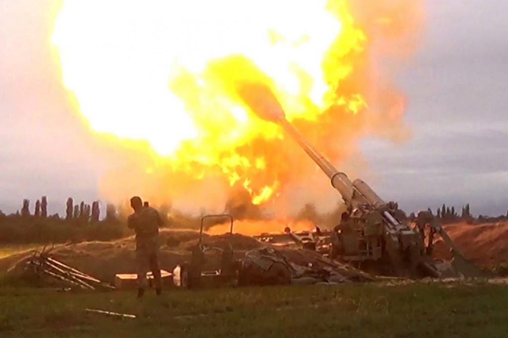 Ο πόλεμος του μέλλοντος είναι εδώ: Αρμενική φάλαγγα διαλύεται από κατευθυνόμενα πυρά μετά την αποκάλυψή της από UAV