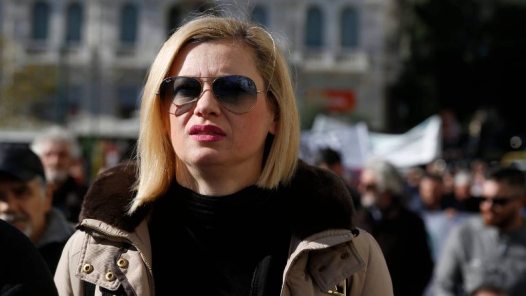 Ξεσπά η Ραχήλ Μακρή: «Γιατί κατέστρεψαν την οικονομία και τον τουρισμό αφού η μάσκα μας προστατεύει;» (βίντεο)