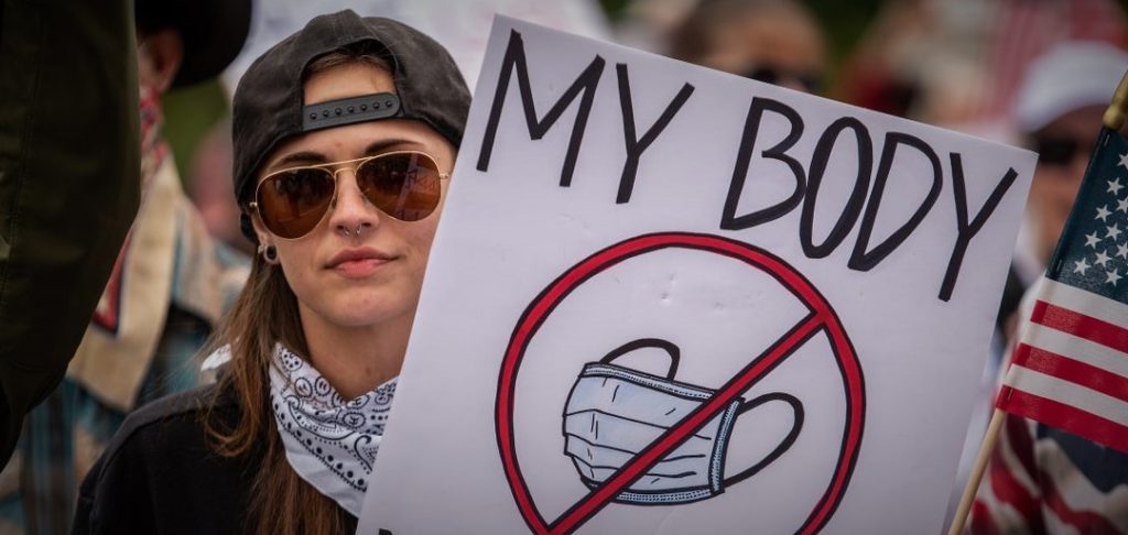 Δολοφονίες και κακοποιήσεις παγκοσμίως σε όσους αμφισβητούν την μάσκα ως μέσο προστασίας από τον Covid-19