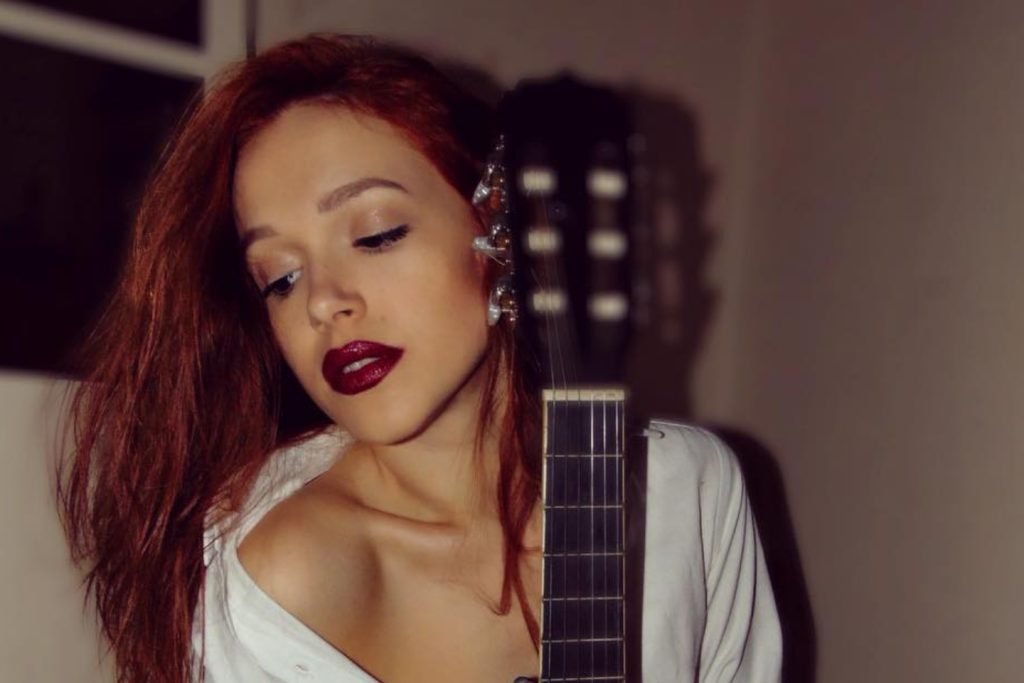 Τάνια Μπρεάζου: Μοιράζει «εγκεφαλικά» με τις «καυτές» φωτογραφίες της (φώτο)