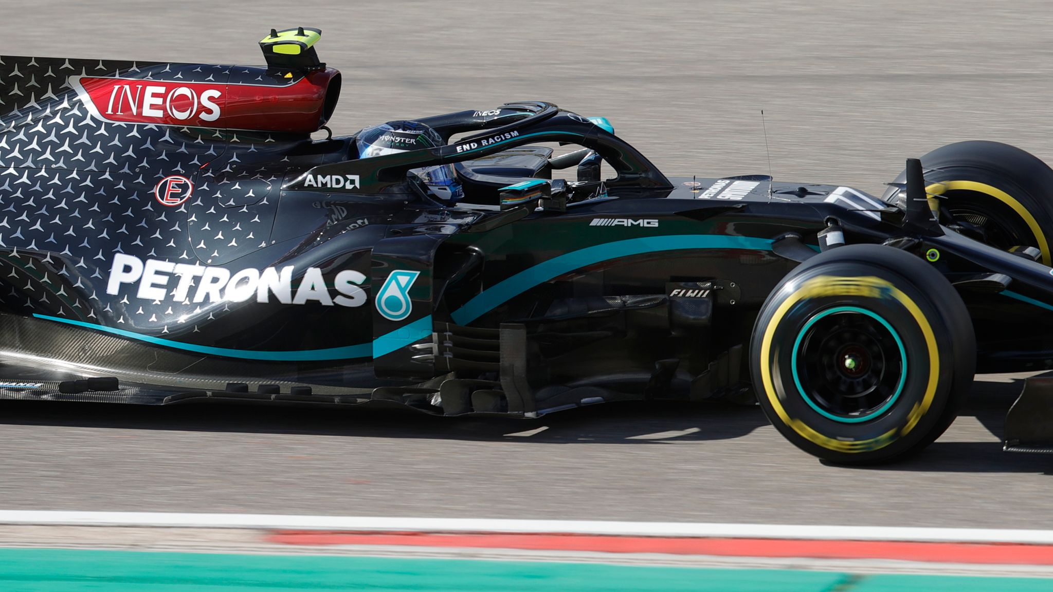 Formula 1: Pole position ο Β.Μπότας – «1-2» για την Mercedes (φώτο)
