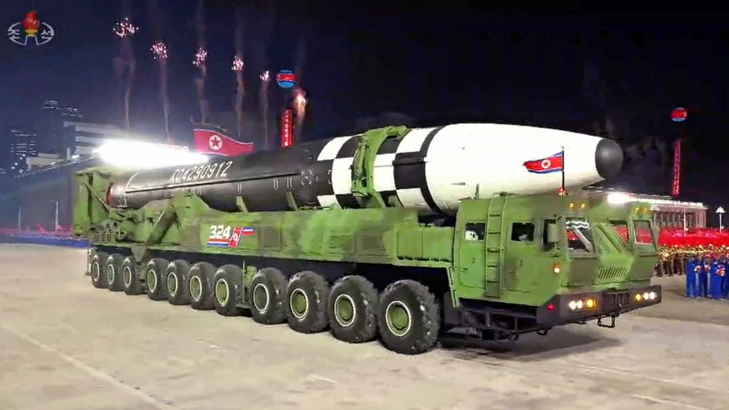 Βόρεια Κορέα: Παρουσίασε σήμερα  νέο διηπειρωτικό βαλλιστικό πύραυλο