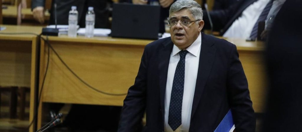 Το twitter έριξε «πόρτα» στους λογαριασμούς των πρώην βουλευτών της Χρυσής Αυγής (φώτο)