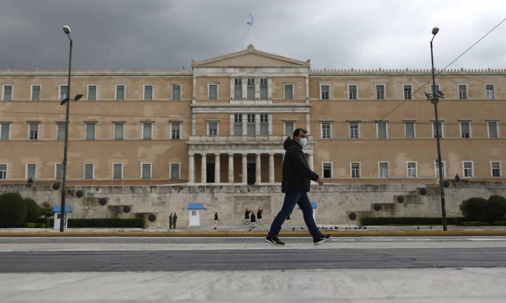 Κορωνοϊός: Η κυβέρνηση λέει «όχι» σε νέο lockdown – Στις αρχές του 2021 το εμβόλιο