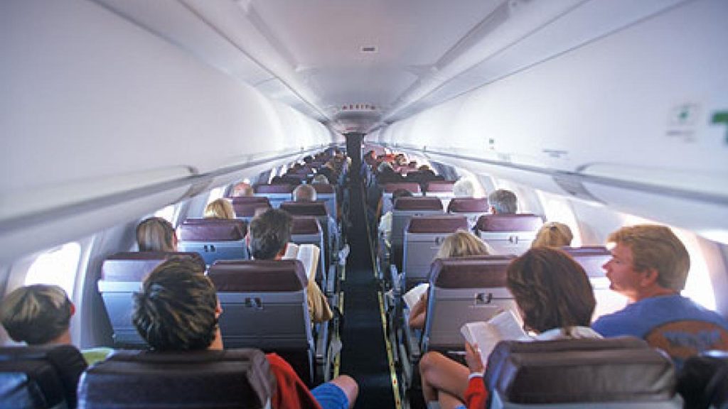 9+1 τρόφιμα που δεν πρέπει να φάτε ποτέ όταν ταξιδεύετε