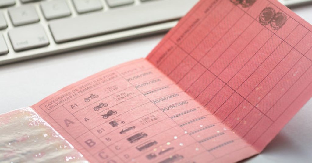 Υπουργείο Μεταφορών: Διευκρινήσεις σχετικά με τη διαδικασία ανανέωσης αδειών οδήγησης