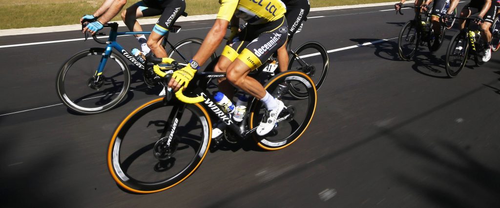 Κολομβία: Φορτηγό έριξε ποδηλάτη κάτω από αυτοκινητόδρομο και πέθανε ακαριαία (βίντεο)