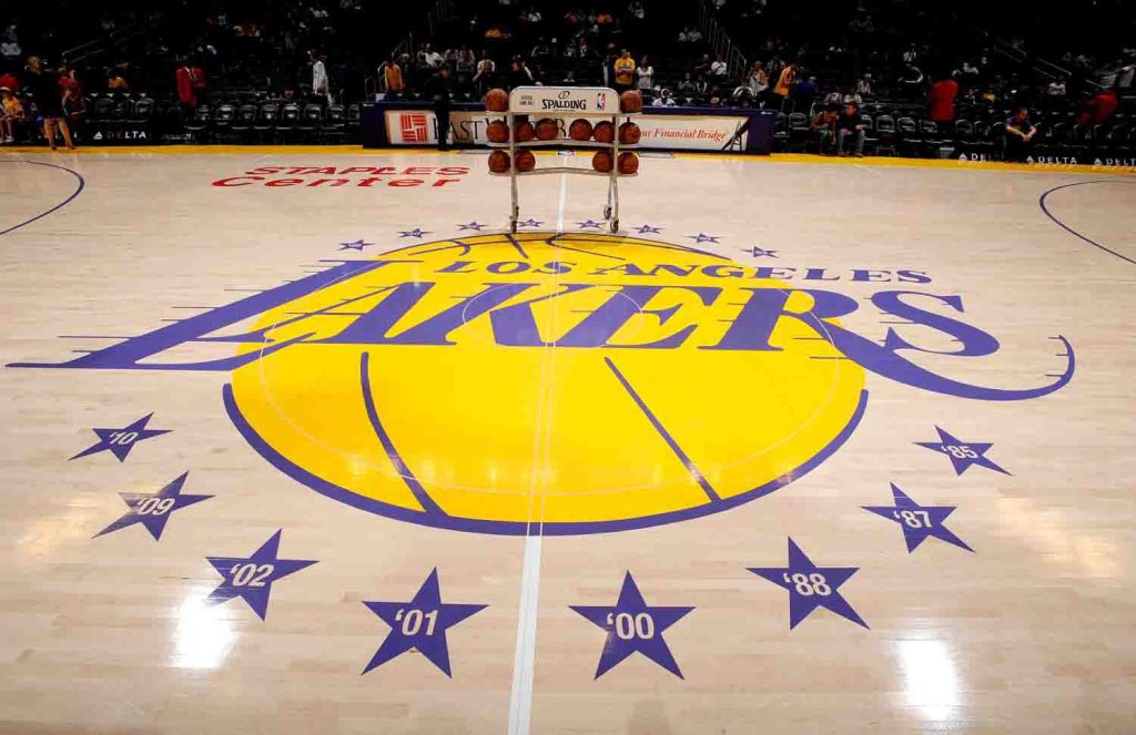 Λος Άντζελες: Ξεχύθηκαν στους δρόμους οι οπαδοί για τον τίτλο των Λέικερς – Φώναζαν «Κόμπι, Κόμπι» (βίντεο)