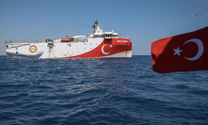 Πάνω από 8 ώρες έχει κλειστό τον πομπό AIS πλέοντας εντός της ελληνικής υφαλοκρηπίδας το Oruc Reis