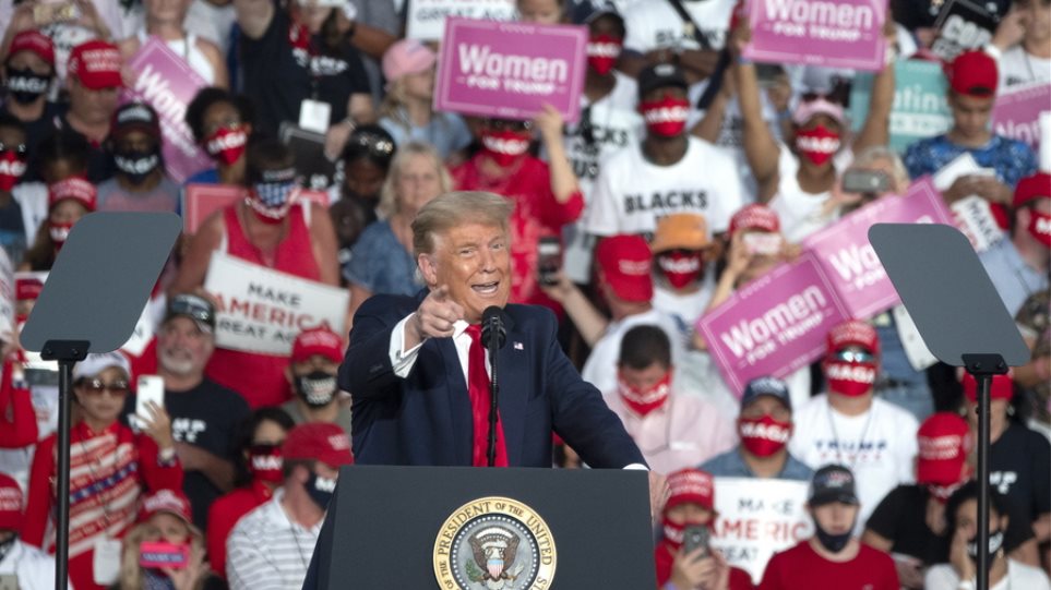 Αμερικανικές εκλογές: Οι φιλο-Δημοκρατικές δημοσκοπήσεις δείχνουν συνεχώς μικρότερη διαφορά Μπάιντεν-Τραμπ