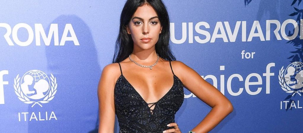 Ο Κριστιάνο σε καραντίνα και η Τζορτζίνα απολαμβάνει τα πολυτελή αυτοκίνητά του (φώτο)