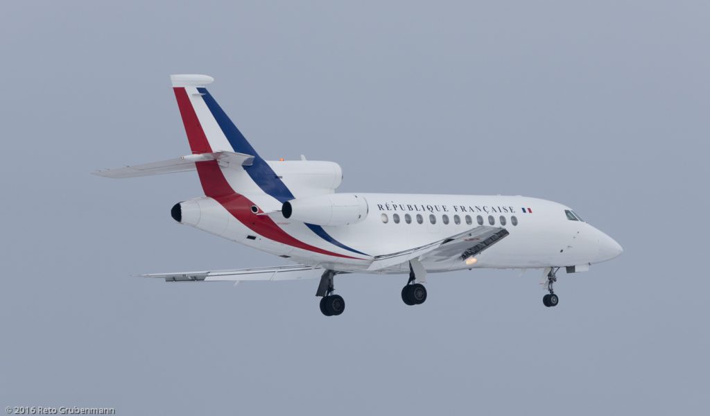 Ένα Dassault Falcon 900 F-RAFQ της γαλλικής Αεροπορίας φθάνει στην Αρμενία (φώτο)