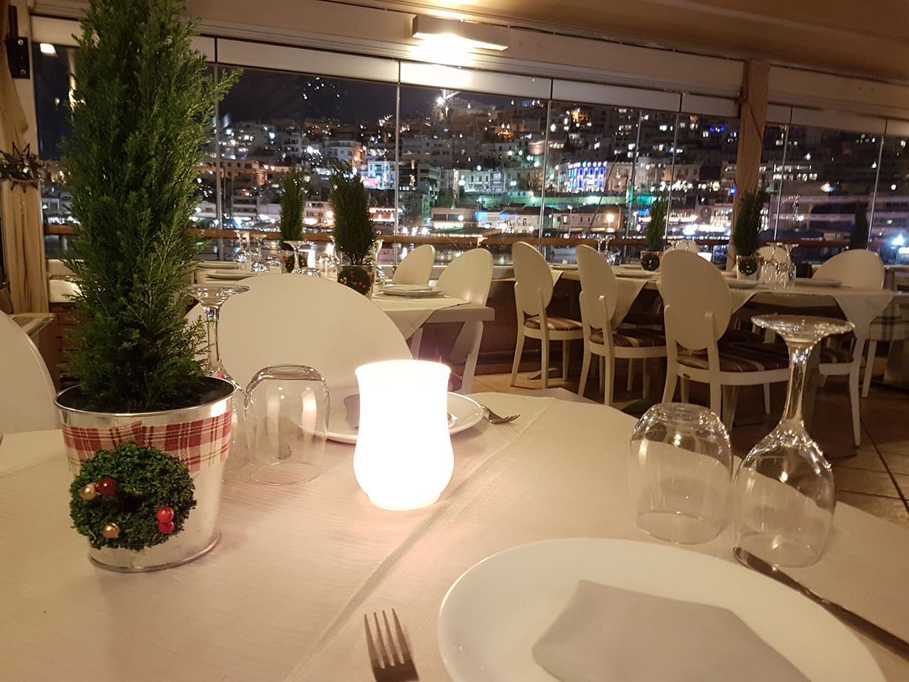 «Δεν μπορούμε να κάνουμε ρεβεγιόν Χριστούγεννα και Πρωτοχρονιά» – Καμία ελπίδα για την οικονομία