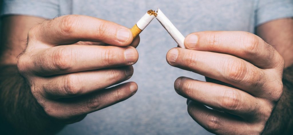 Αυτές είναι οι τροφές που θα σε βοηθήσουν να κόψεις το κάπνισμα