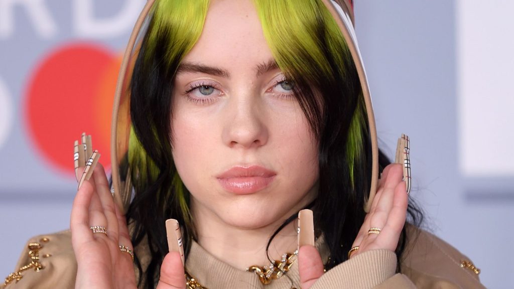 Η σέξι απάντηση της Billie Eilish στο «κράξιμο» που έφαγε! (φωτό)