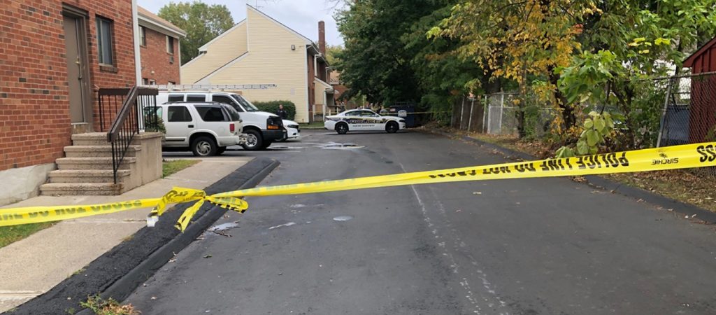 Βρετανία: Νταντά βγαλμένη από θρίλερ επιτέθηκε σε μητέρα και πέταξε μωρό στα σκουπίδια (βίντεο)