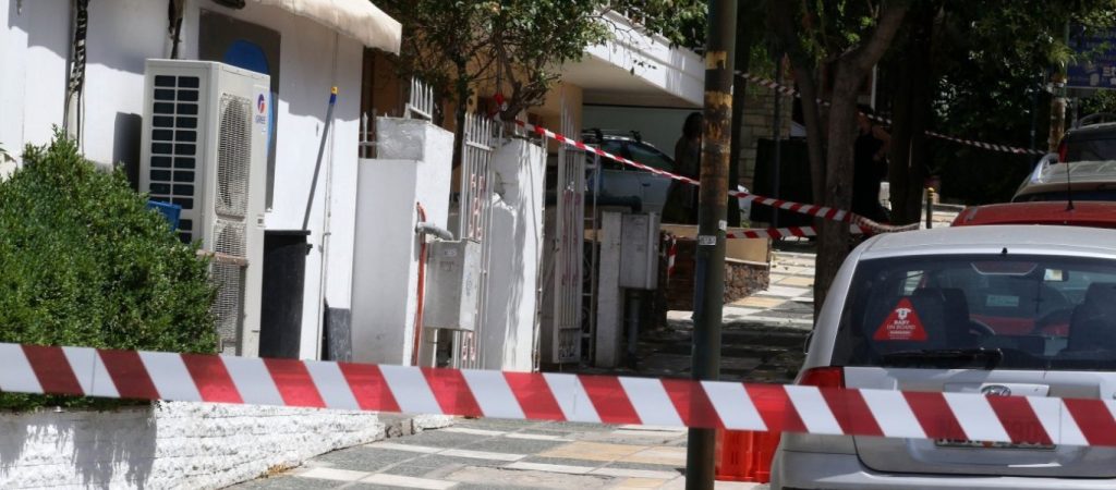 Η κόρη της 63χρονης που σκοτώθηκε από τον ψυκτικό: «Άνοιξα την πόρτα και την βρήκα μέσα σε λίμνη αίματος»