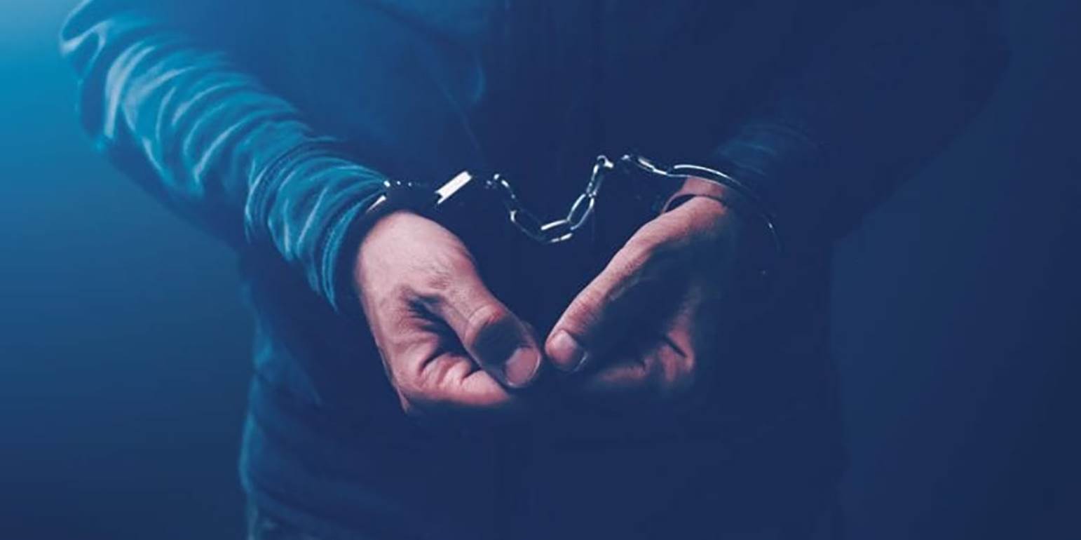 Πύργος: Χειροπέδες σε άνδρα που είχε πάνω από 8 κιλά κάνναβης στην κατοχή του