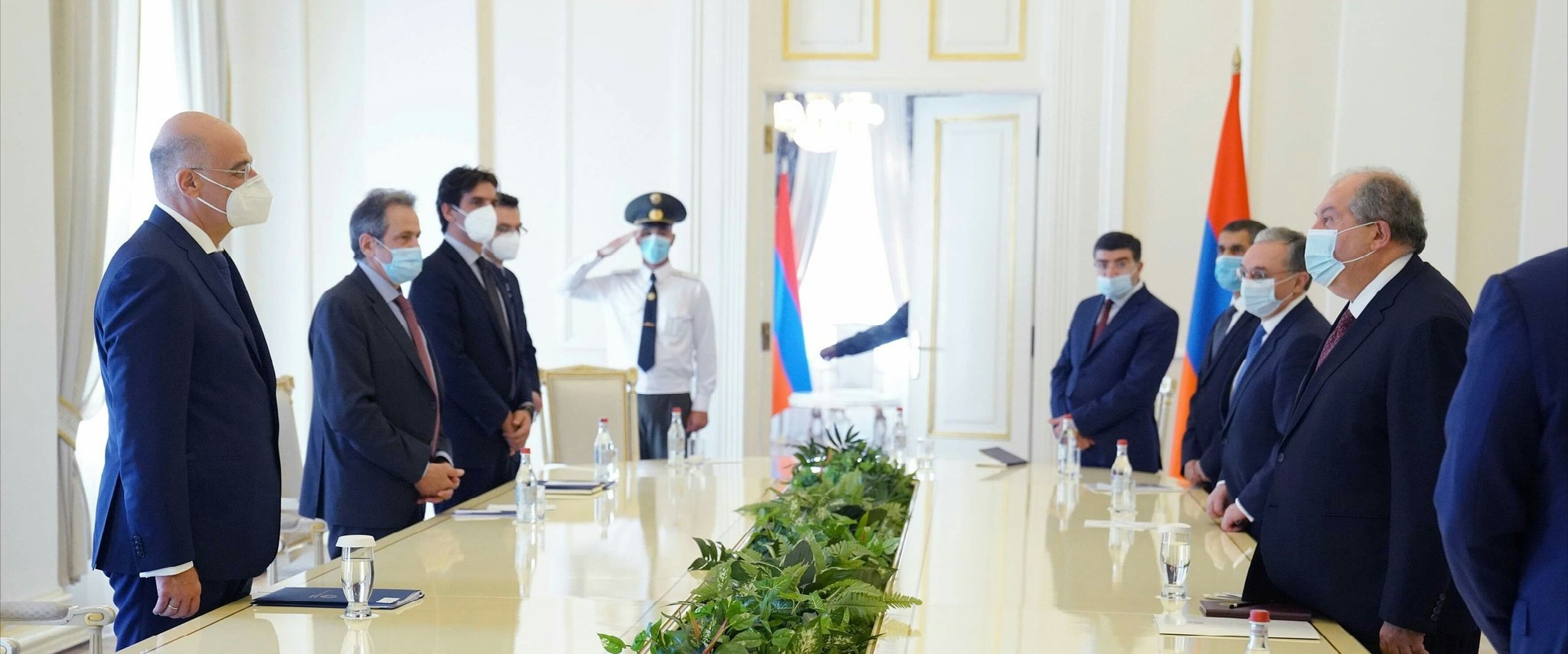 Ν.Δένδιας: Συναντήθηκε με τον πρόεδρο και τον πρωθυπουργό της Αρμενίας – Τι συζήτησαν (φώτο)
