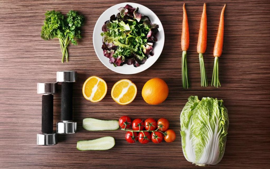 Δείτε ποιες είναι οι τροφές θα σας βοηθήσουν να χάσετε βάρος και να «κάψετε» λίπος (βίντεο)