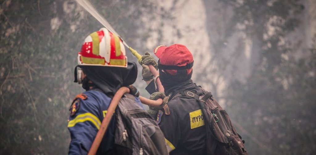 Θεσσαλονίκη: Φωτιά σε δασική έκταση στη Μικροκώμη