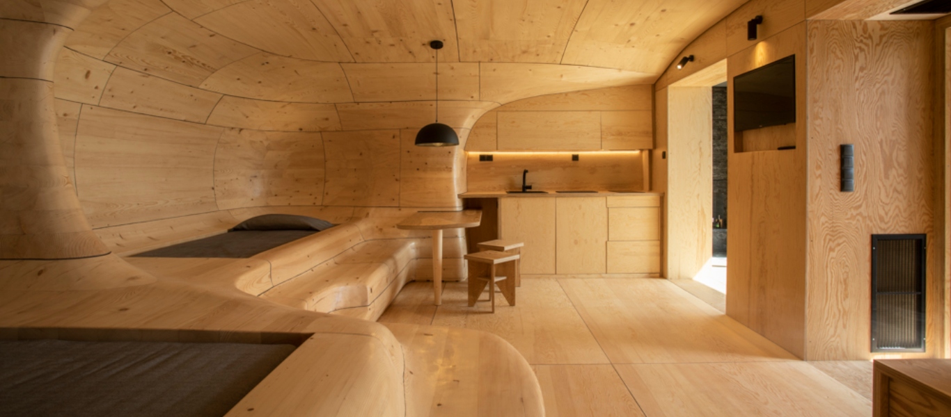 Wooden Cave: Στα Τρίκαλα δημιούργησαν ξύλινες σπηλιές με πηγή έμπνευσης την Σαντορίνη (φώτο)