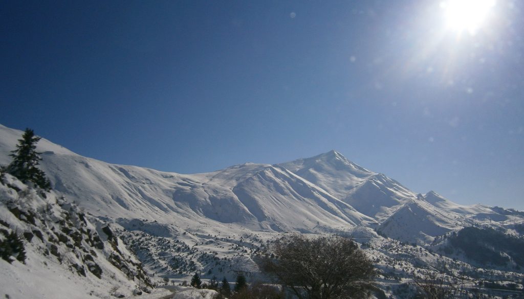 Καιρός: Την εμφάνισή τους έκαναν τα πρώτα χιόνια στην Ήπειρο (φωτο)