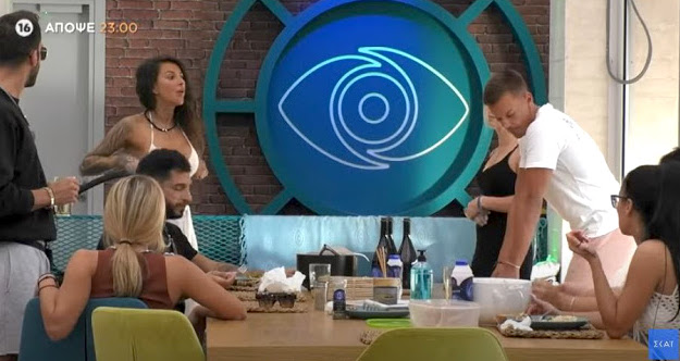 «Κατέβασαν» άρον άρον το live streaming του «Big Brother» – Παίκτρια εμφανίστηκε χωρίς τίποτα (φωτο)