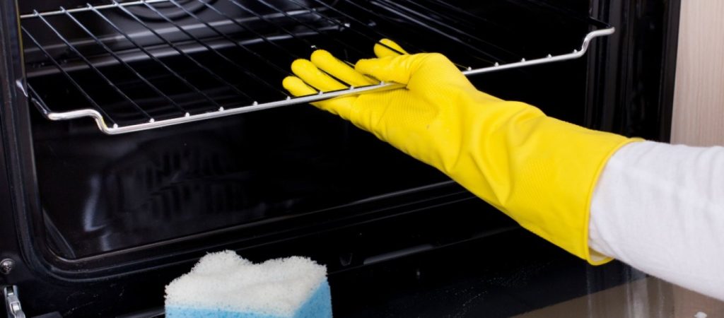 Το θαυματουργό κόλπο για να καθαρίσετε ανάμεσα στο διπλό τζάμι του φούρνου