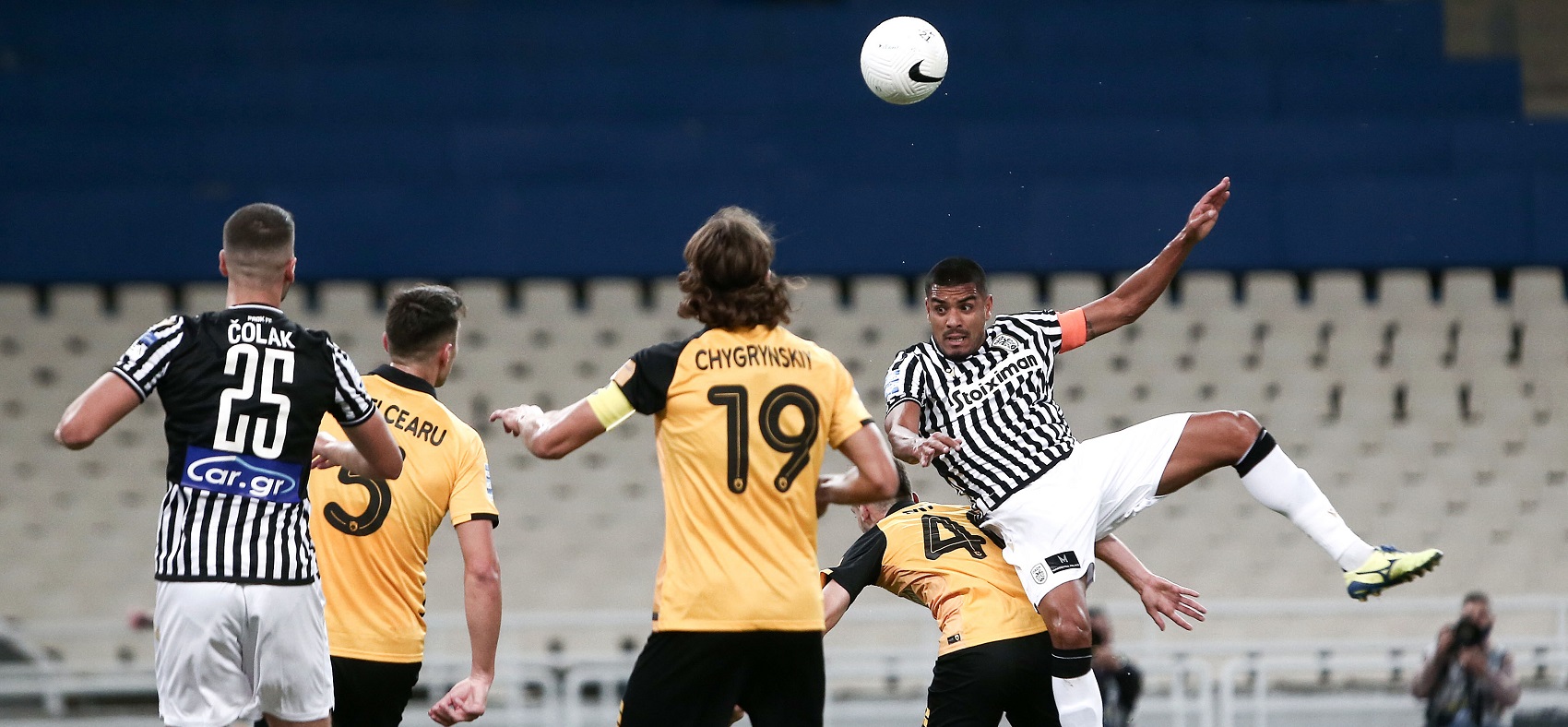 ΠΑΟΚ: «Ο διαιτητής και το VAR δεν είδαν το χέρι του Σάκχοφ»