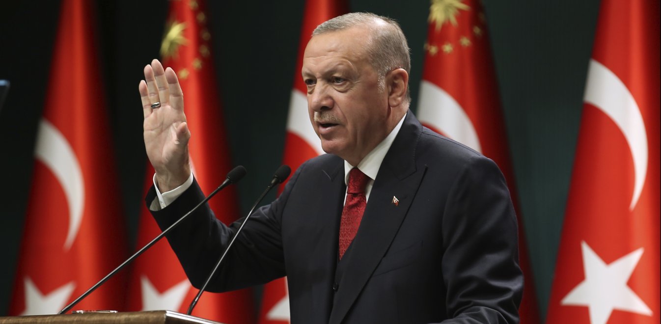 Bloomberg: «Ο Ρ.Τ.Ερντογάν κάνει ότι κάνει γιατί μπορεί»