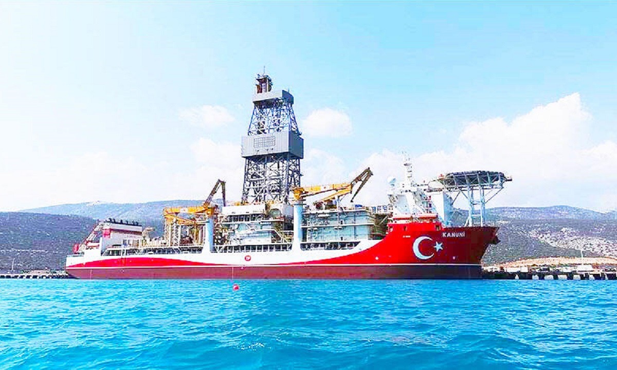 Στο λιμάνι Χαϊντάρ Πασά στην Κωνσταντινούπολη «έδεσε» το τουρκικό γεωτρύπανο Kanuni (φώτο-βίντεο)