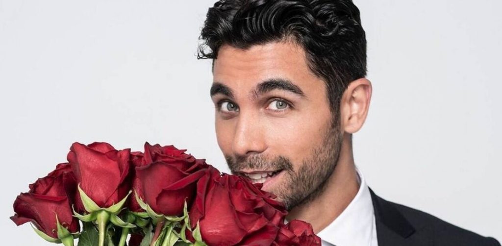 The Bachelor: Τα τρία κορίτσια που έφτασαν στον ημιτελικό και… διεκδικούν την καρδιά του Παναγιώτη (βίντεο)