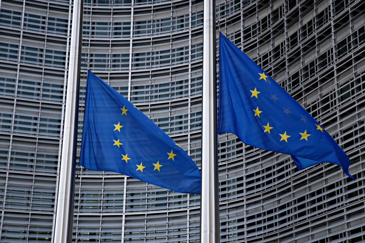 ΕΕ: Χαιρετίζει την συμφωνία Ελλάδας-Αλβανίας για τη Χάγη