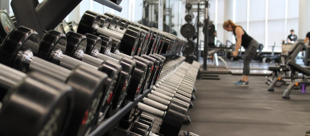 Πολωνία: Γυμναστήριο μετατράπηκε σε εκκλησία για να αποφύγει το «λουκέτο» (φώτο)