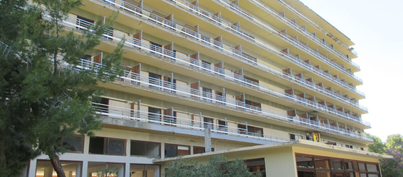 Όλη η Ευρώπη έψαχνε δωμάτιο: Το άδοξο τέλος του ελληνικού ξενοδοχείου που σκανδάλισε την τοπική κοινωνία (φώτο)