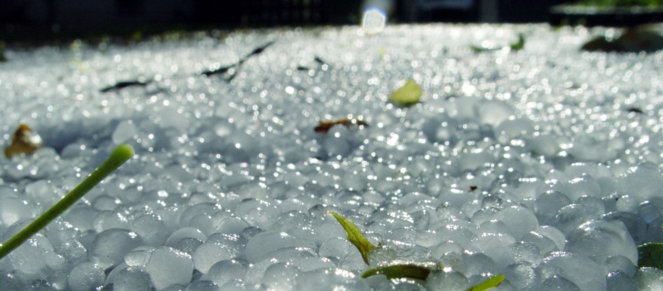 Κρήτη: «Ντύθηκε» στα λευκά από το χαλάζι – Μεγάλες ζημιές σε επιχειρήσεις (βίντεο)