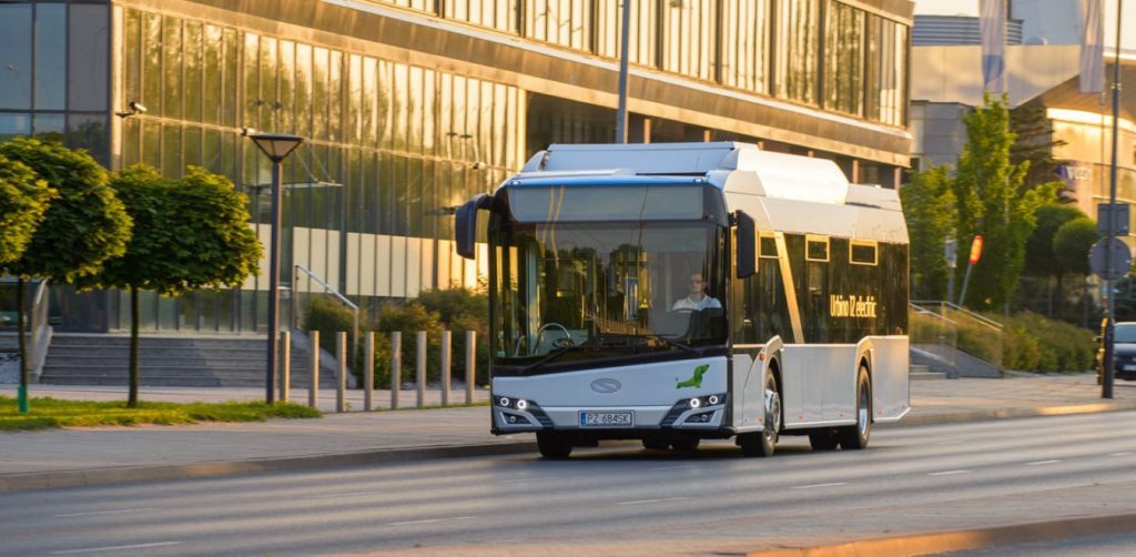 Βγήκε στους δρόμους της Αθήνας το ηλεκτρικό λεωφορείο – Το δρομολόγιο που πραγματοποιεί (βίντεο)