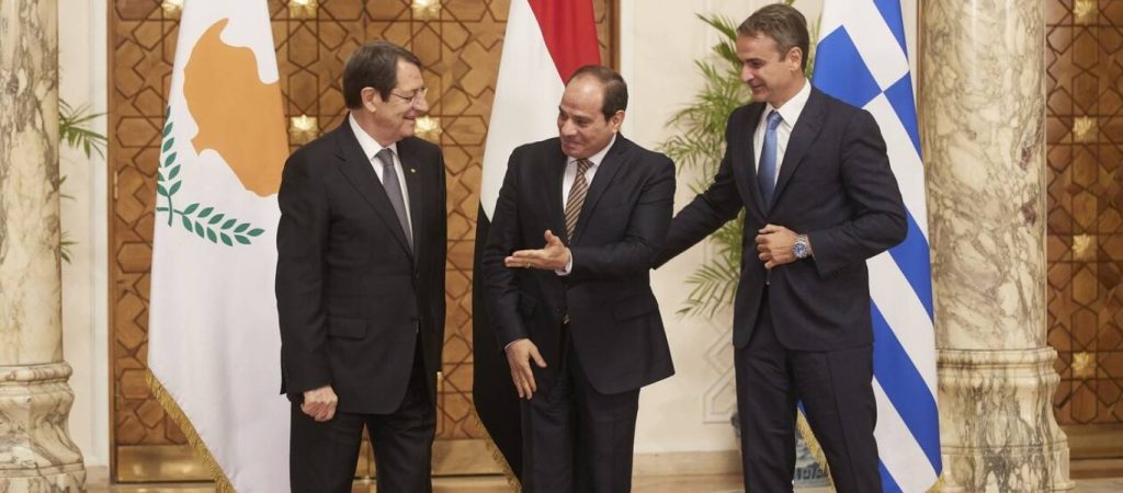 Live οι δηλώσεις Μητσοτάκη, Αναστασιάδη και Αλ Σίσι από την την Τριμερή Σύνοδο (βίντεο)