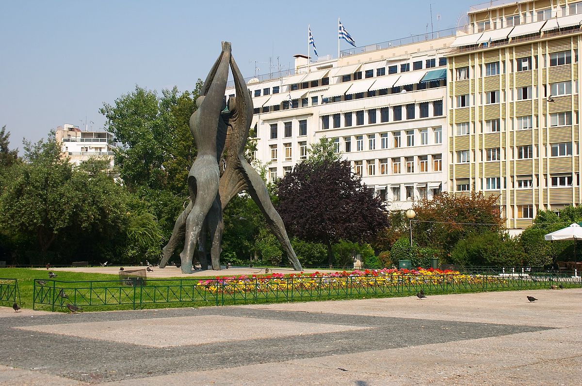 Πλατεία Κλαυθμώνος: Πως πήρε το όνομά της η πλατεία του κέντρου της Αθήνας; (φωτο)