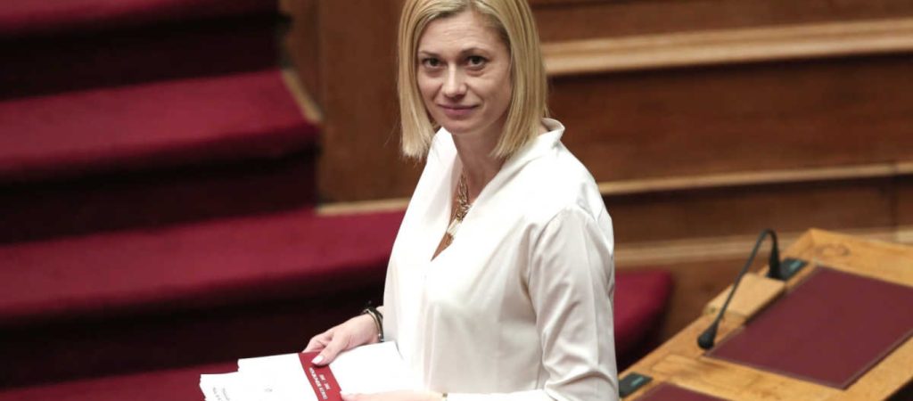 ΟΡΕΝ: Αυτό είναι το πρόσωπο – έκπληξη που θα αντικαταστήσει την Ρ.Μακρή στο J2US (βίντεο)