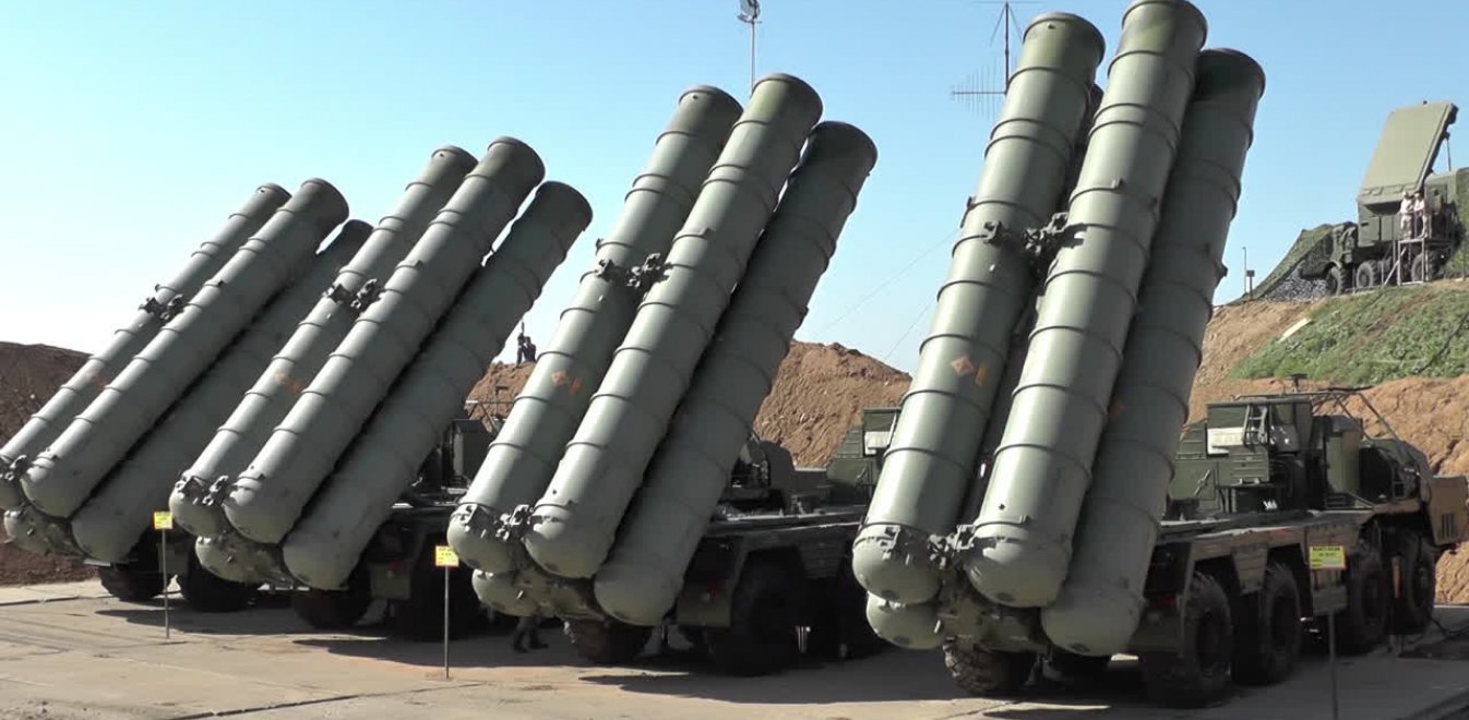 Η Τουρκία επιβεβαίωσε τη δοκιμή του ρωσικού αντιπυραυλικού συστήματος S-400 στην Σινώπη