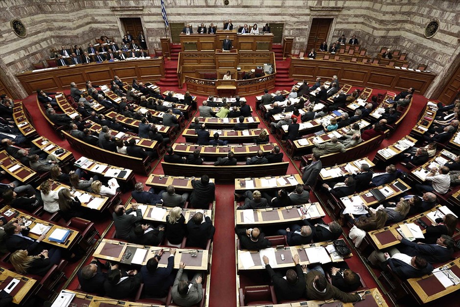 Πόσες φορές έχουν κατατεθεί προτάσεις μομφής στο ελληνικό κοινοβούλιο;