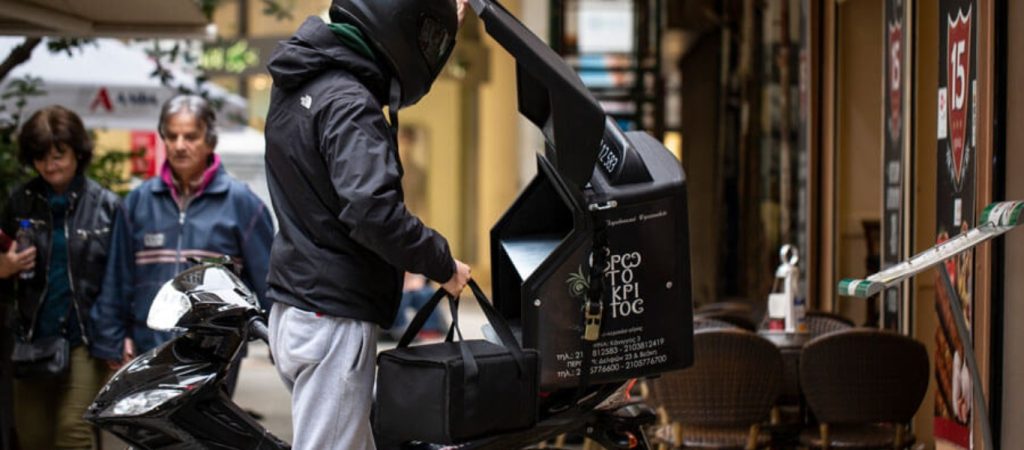 Χωρίς περιορισμούς τα delivery και η ατομική άσκηση σε κόκκινες και πορτοκαλί περιοχές